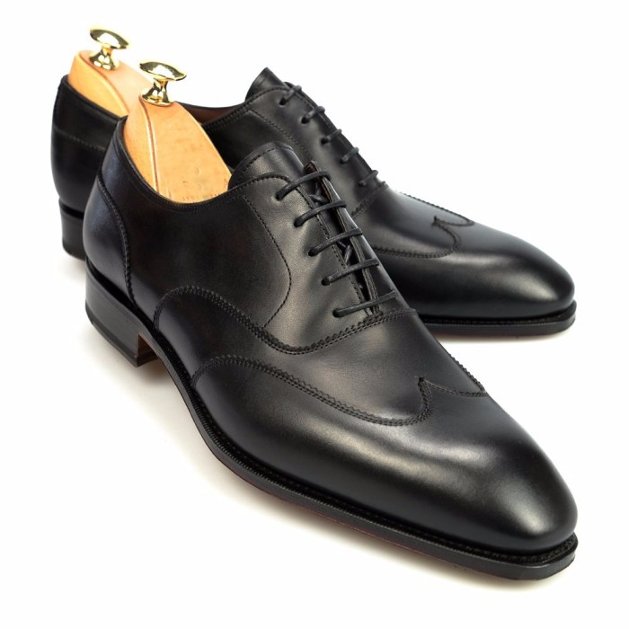 Mens black white wingtip dress shoes