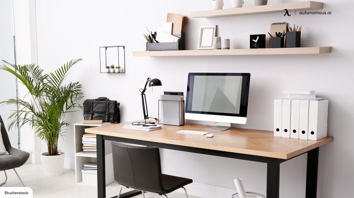 How to decorate office desk with plants