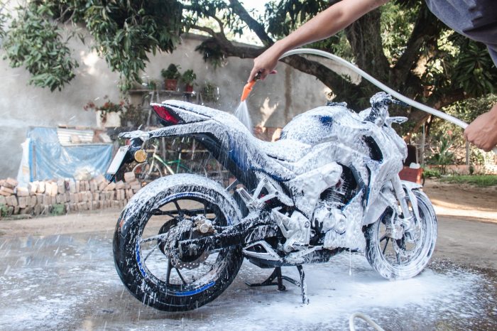 Desain tempat usaha cuci motor depan rumah